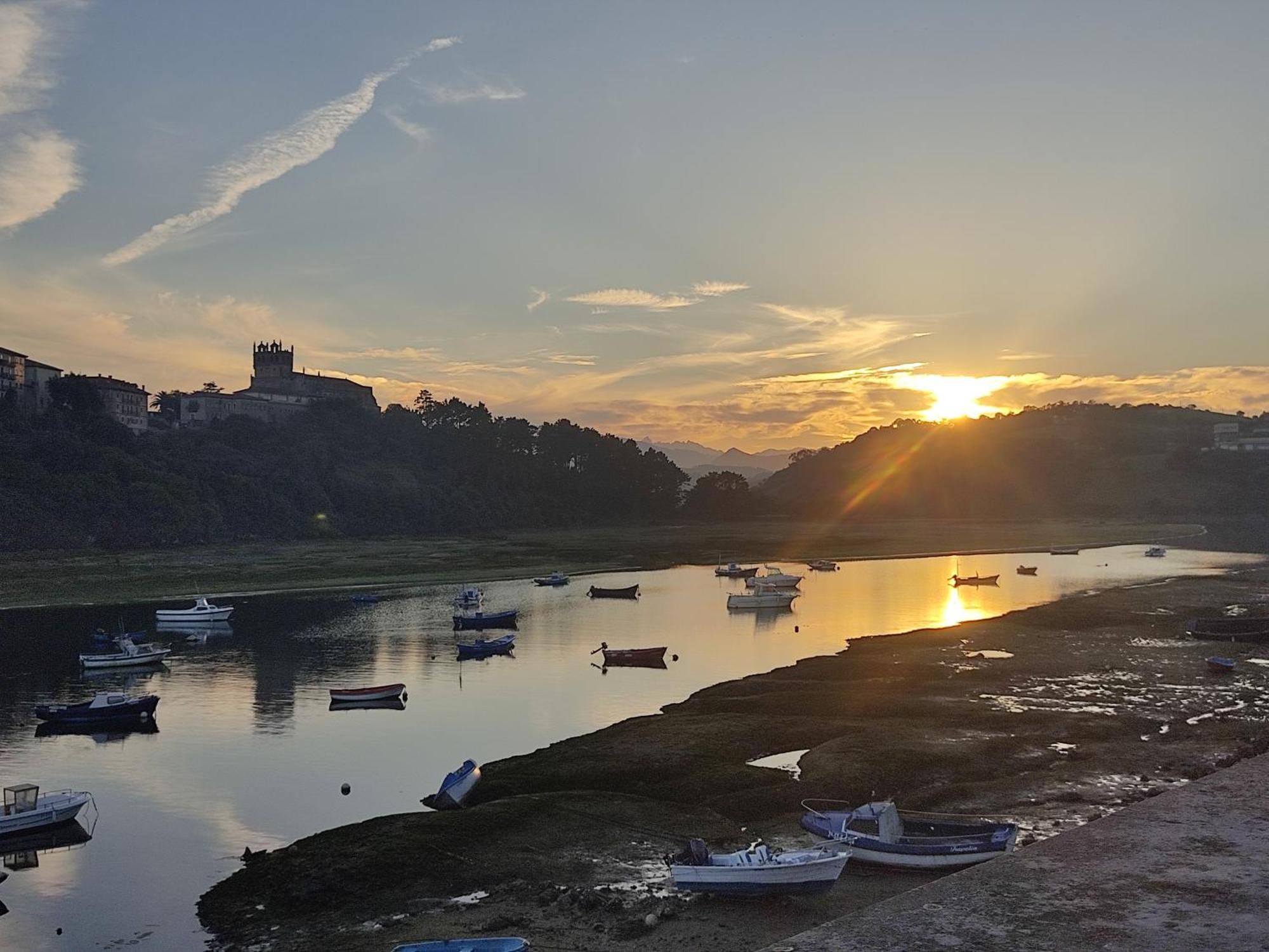 Naturaleza Playas Y Montanas 卡韦松·德·拉·萨尔 外观 照片